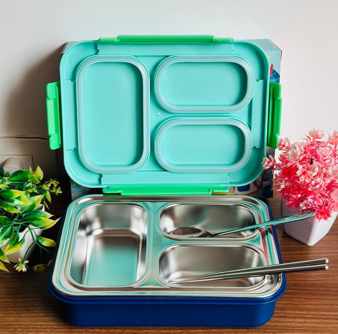 Stainless Steel Kids Lunch Box with 3 compartments Unicorn Spaceship and dinosaur 710ml