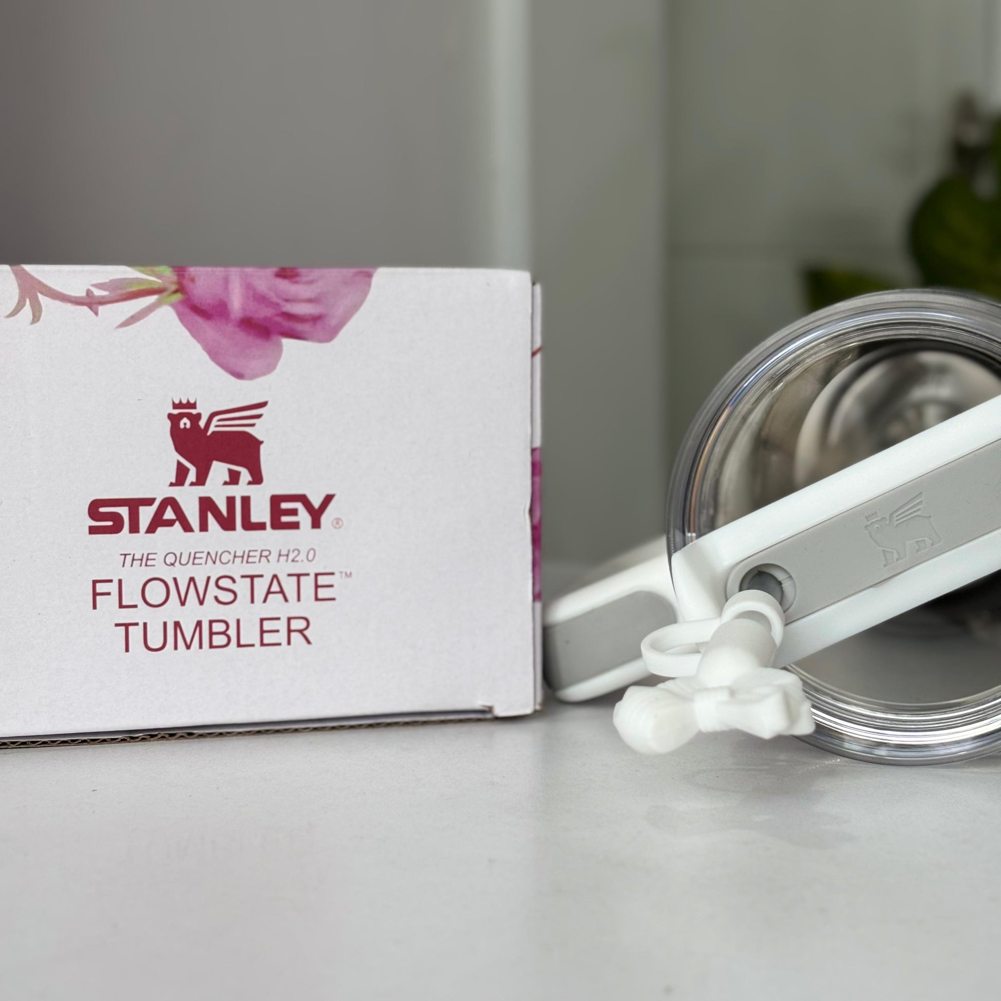 Stanley sipper top lid with straw cover